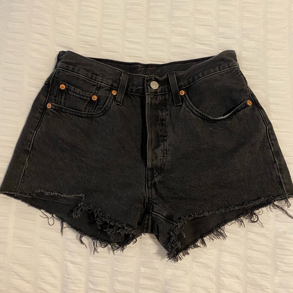 Black Levi’s Shorts
